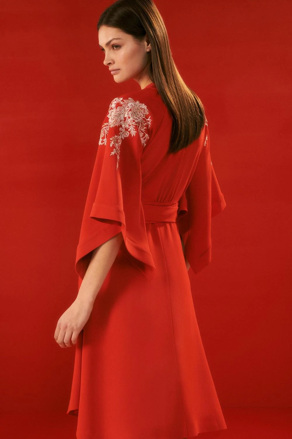 Karen Millen The Founder Kimono Style Embroidered Midi Dress 6 Karen Millen The Founder Kimono Style Embroidered Midi Dress - Image 4